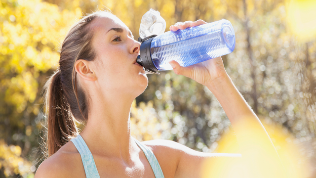 Review Hydration Hacks, Cara Tetap Terhidrasi yang Sehat Tanpa Minuman Manis